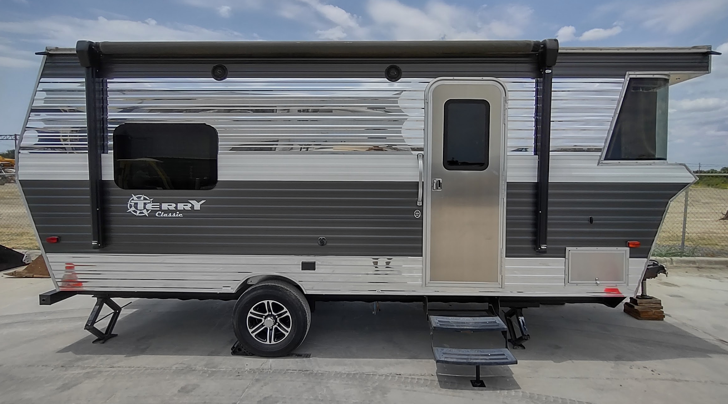 2018 Heartland Terry Classic V21 in austin TX