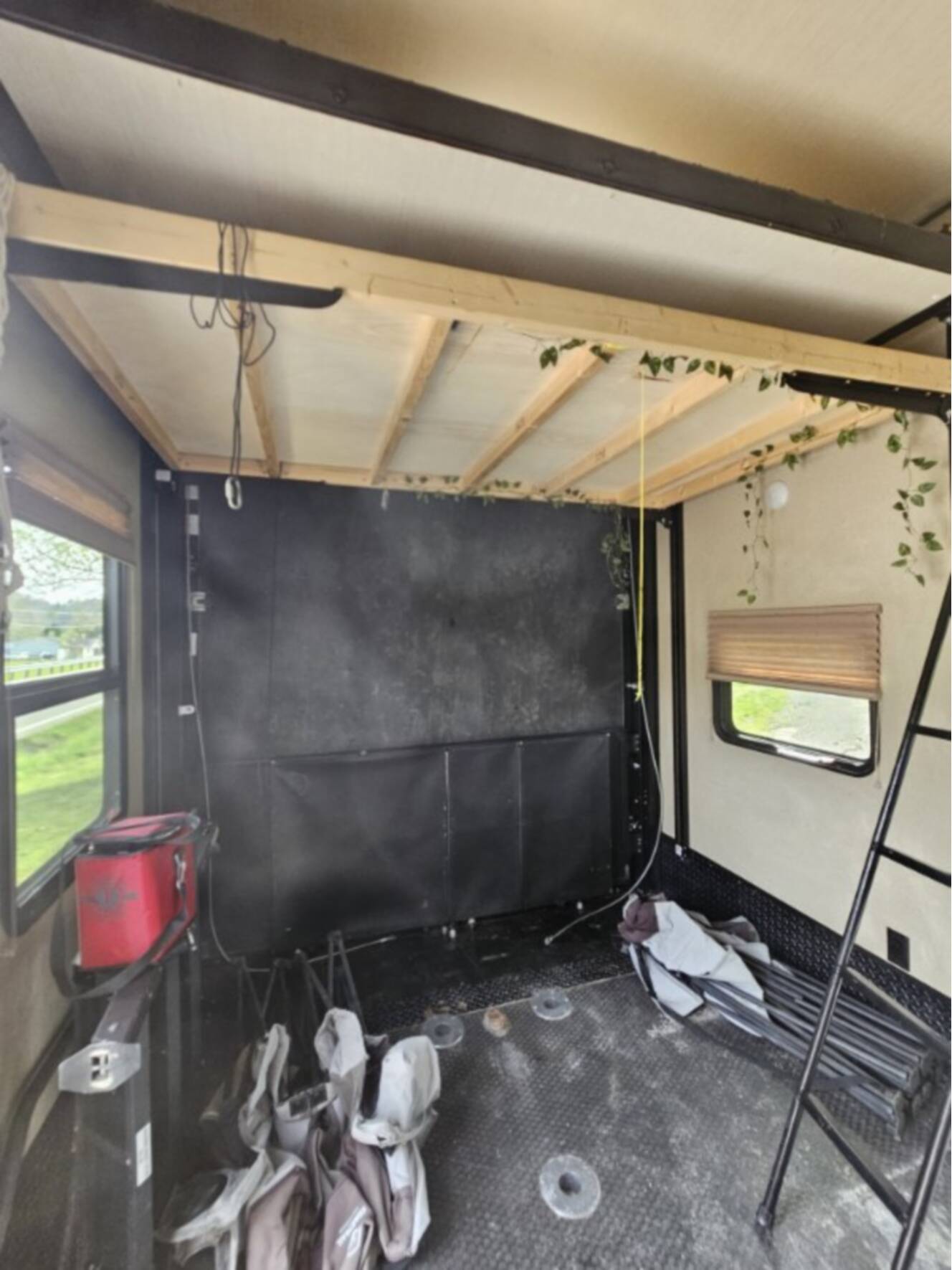 A photo of this 2018 Grand Design MOMENTUM M-CLASS 350M