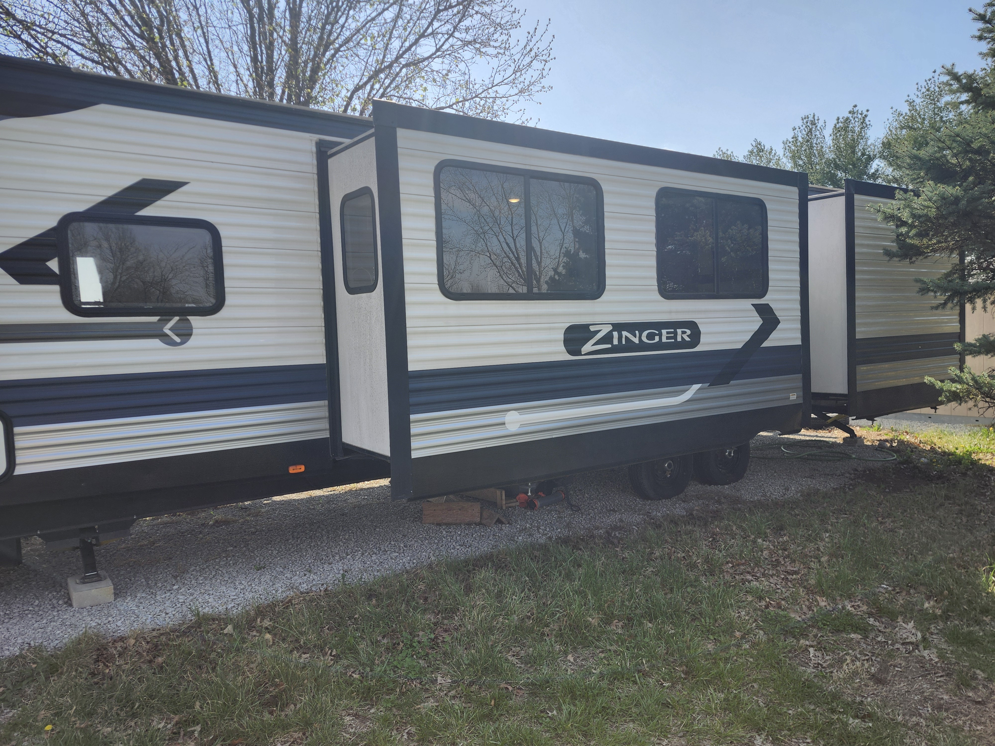2020 Crossroads ZINGER 328SB in lawson MO