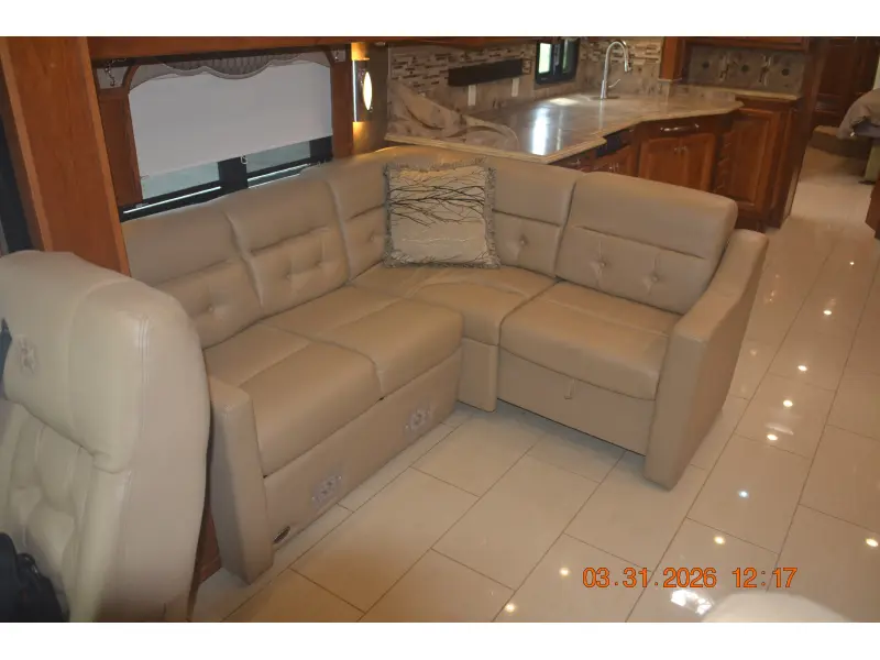 2014 Tiffin Motorhomes Phaeton 40 QTH