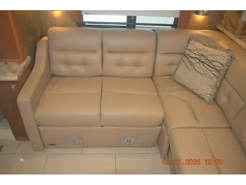 2014 Tiffin Motorhomes Phaeton 40 QTH