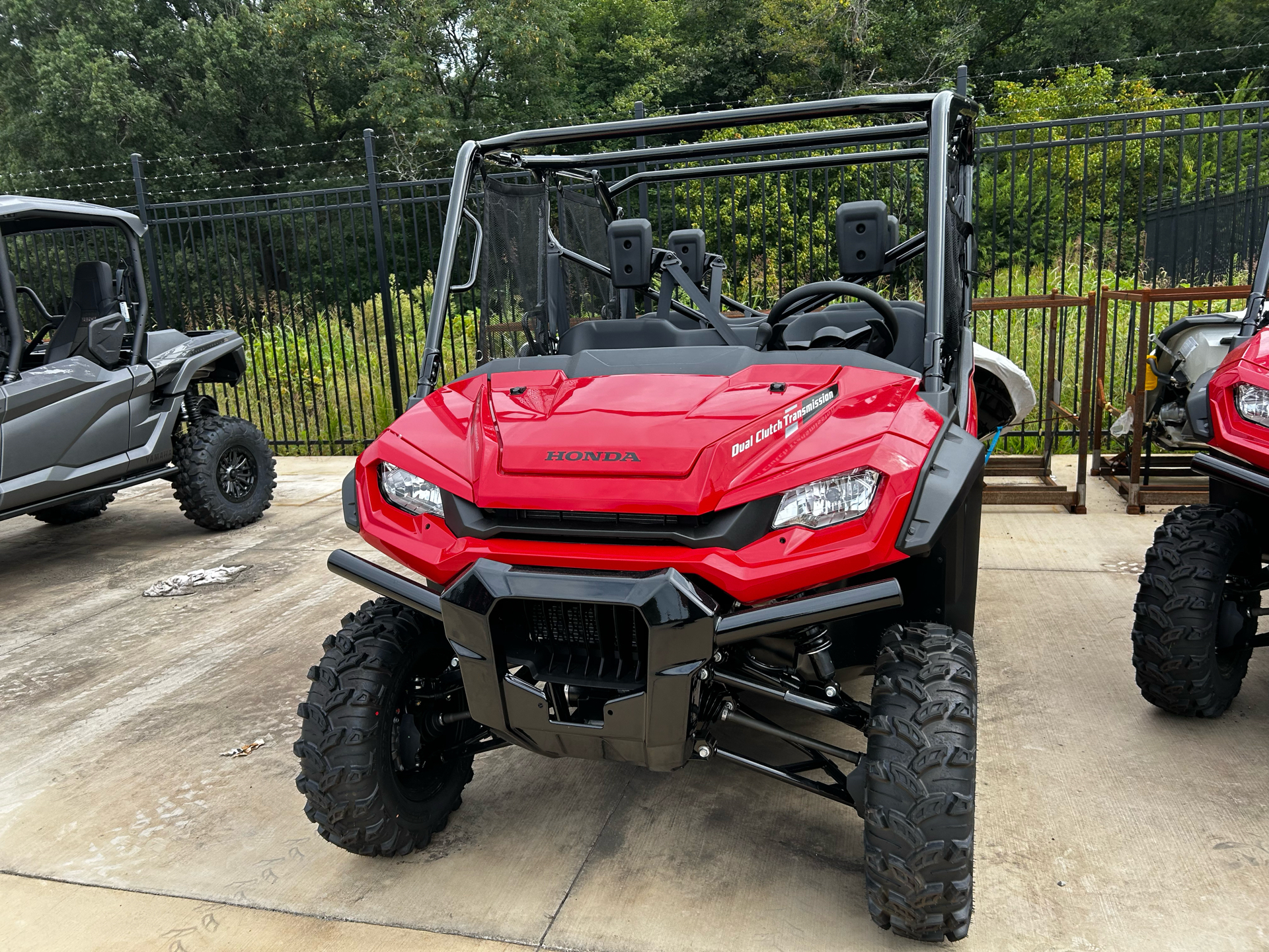 2025 Honda Pioneer 1000-6 Deluxe Crew in statesville NC