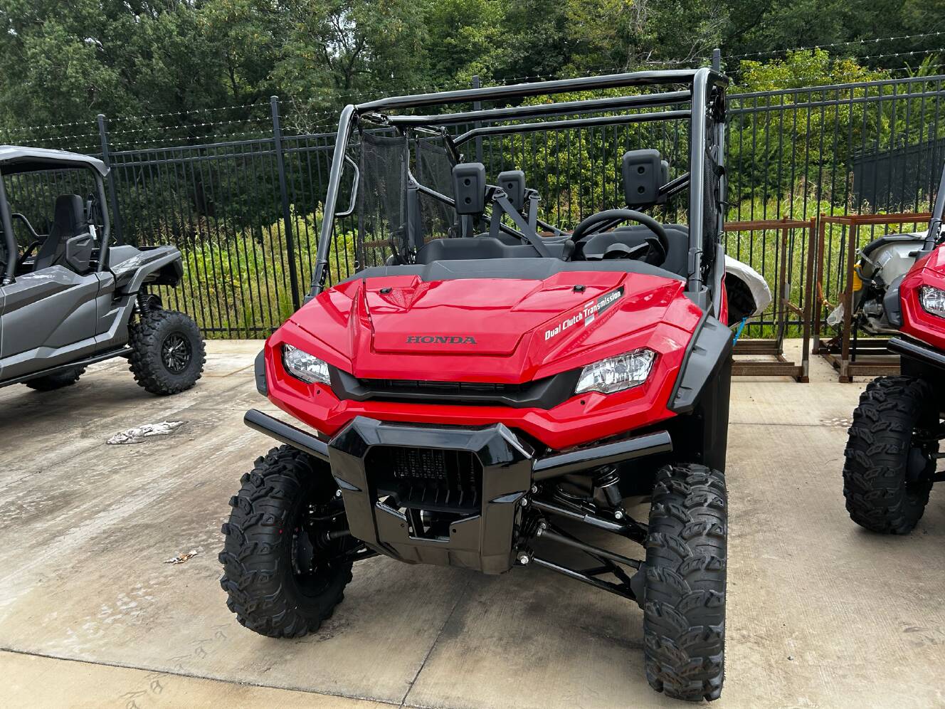 A photo of this 2025 Honda Pioneer 1000-6 Deluxe Crew