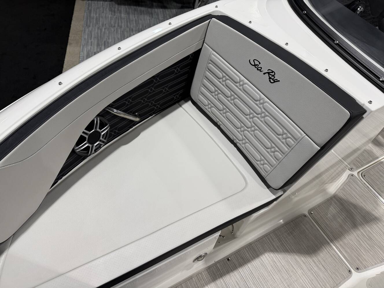 A photo of this 2026 Sea Ray SPX 210