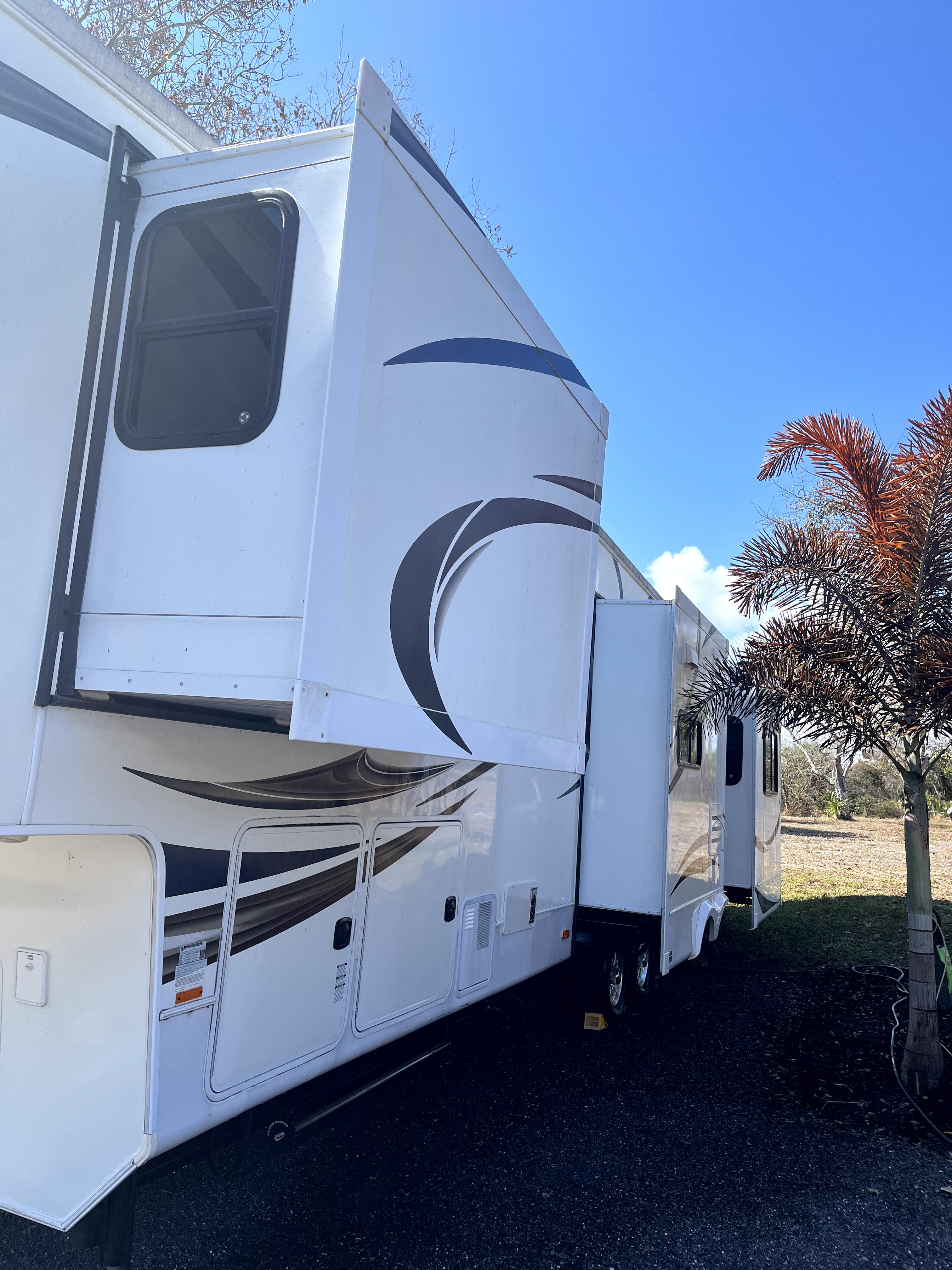 2013 Heartland BIGHORN 3610RE in malabar FL