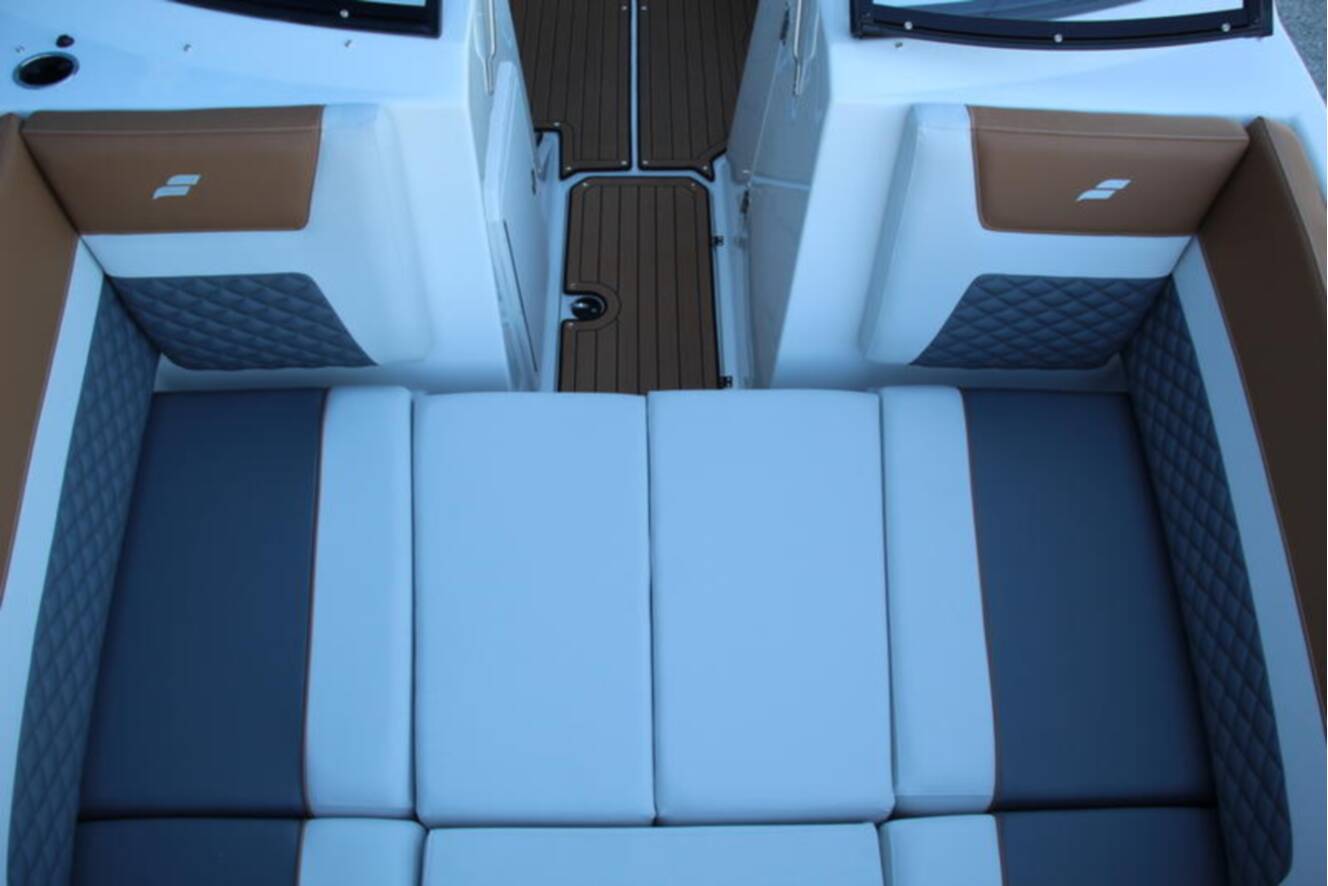 A photo of this 2025 Starcraft Marine SVX 230