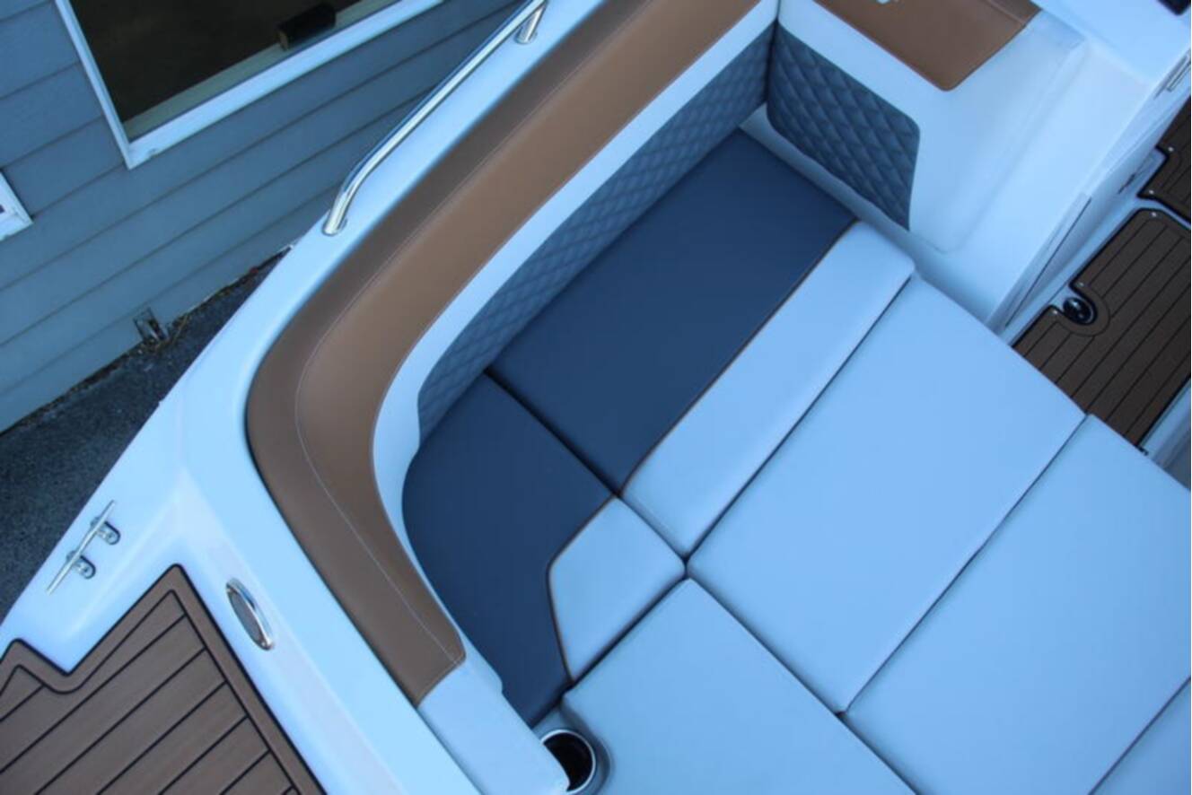 A photo of this 2025 Starcraft Marine SVX 230