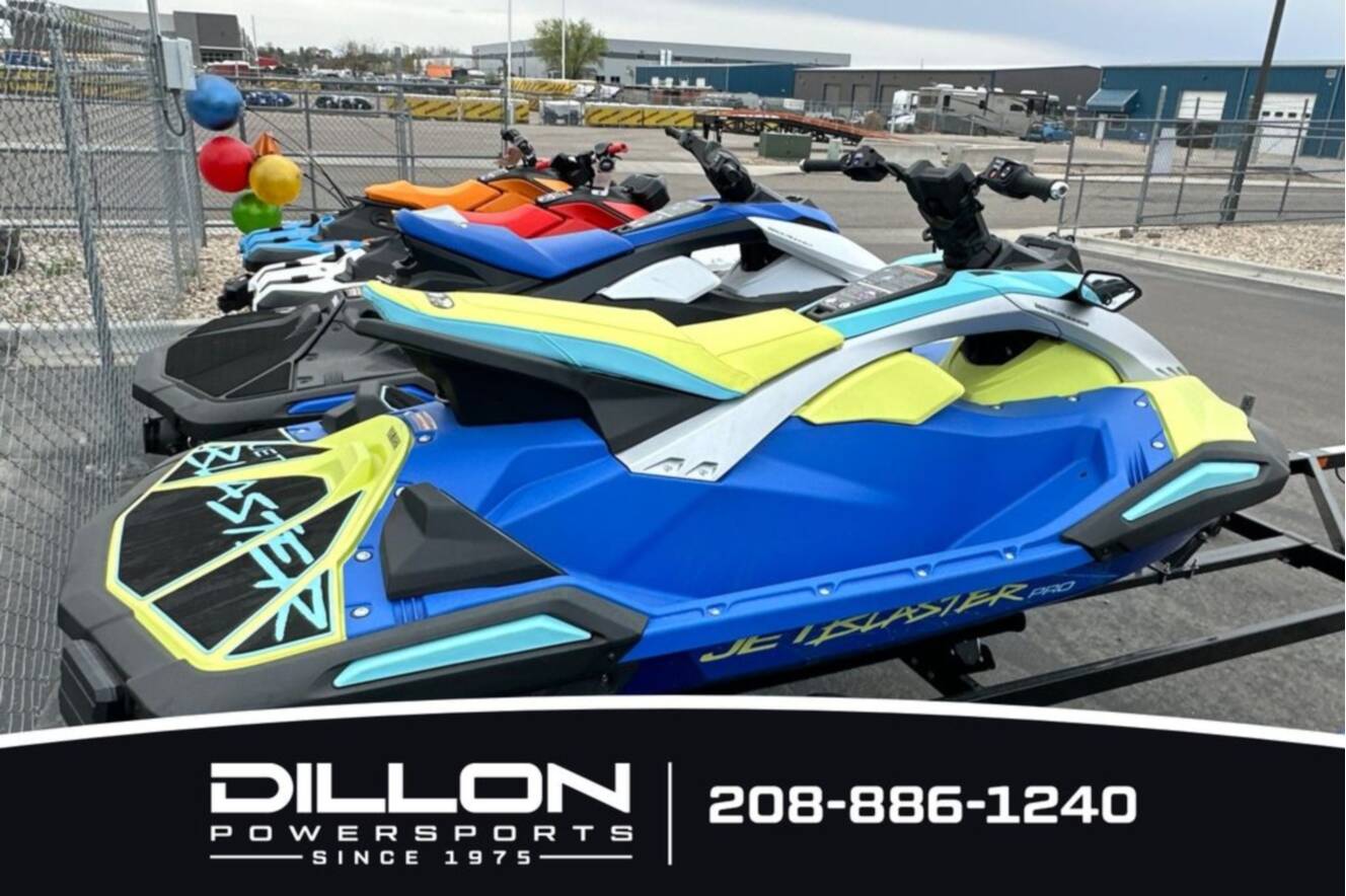 A photo of this 2026 Yamaha JETBLASTER PRO 3-AZURE BLUE/LUNAR YELLOW