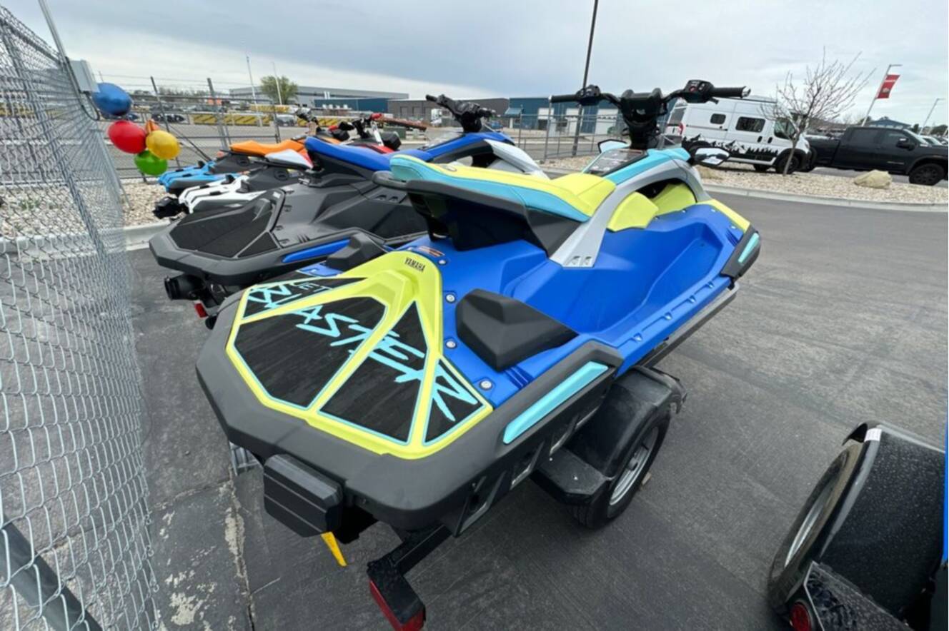 A photo of this 2026 Yamaha JETBLASTER PRO 3-AZURE BLUE/LUNAR YELLOW