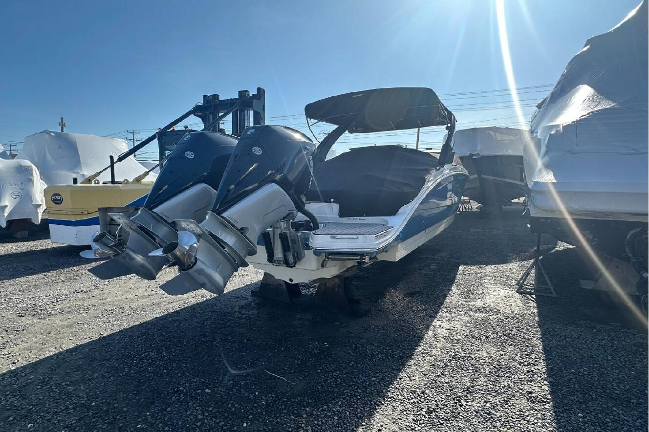 A photo of this 2023 Sea Ray SDX 290 Outboard