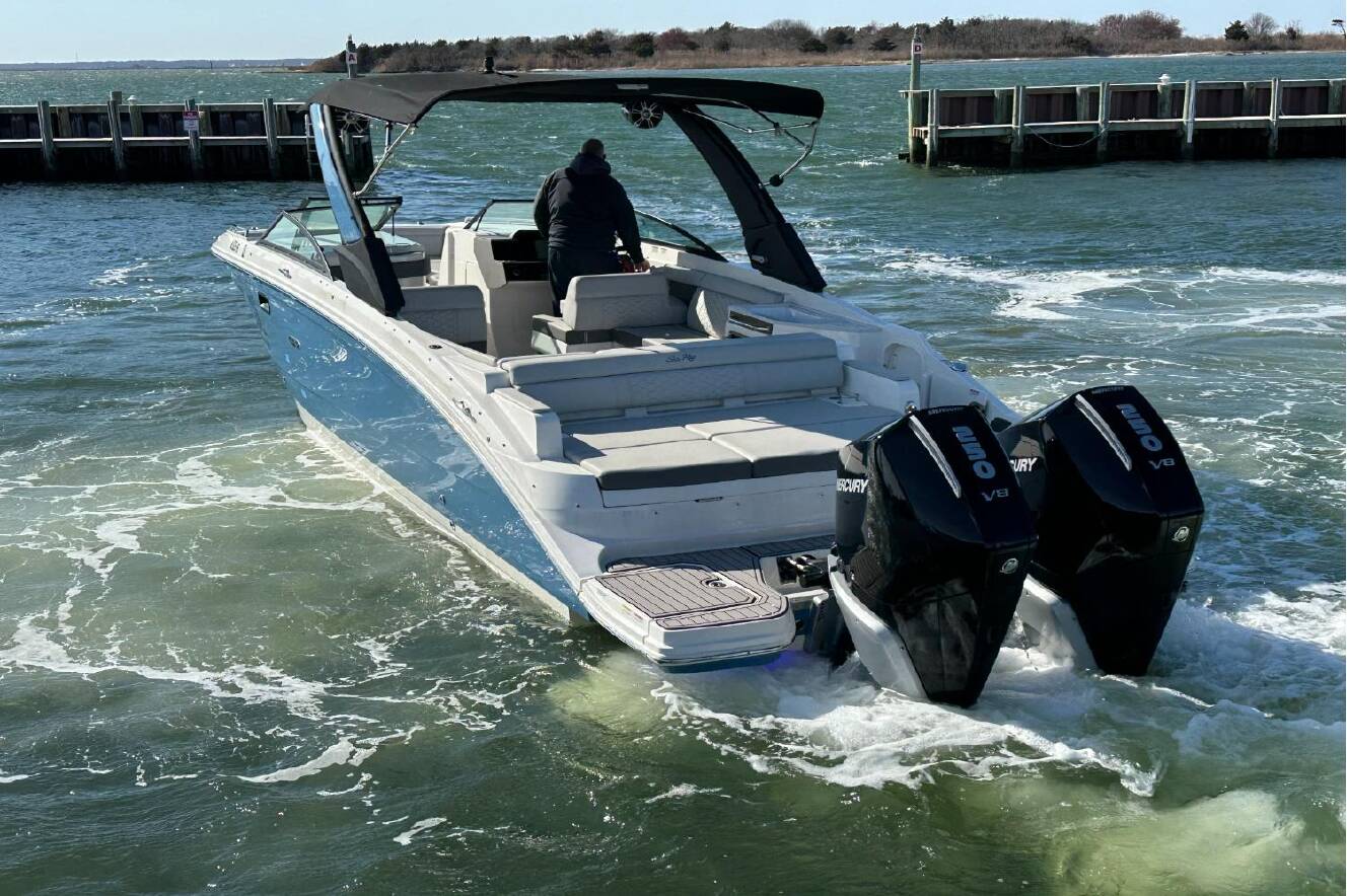 A photo of this 2023 Sea Ray SDX 290 Outboard