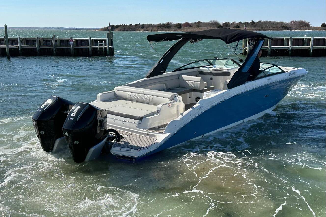A photo of this 2023 Sea Ray SDX 290 Outboard