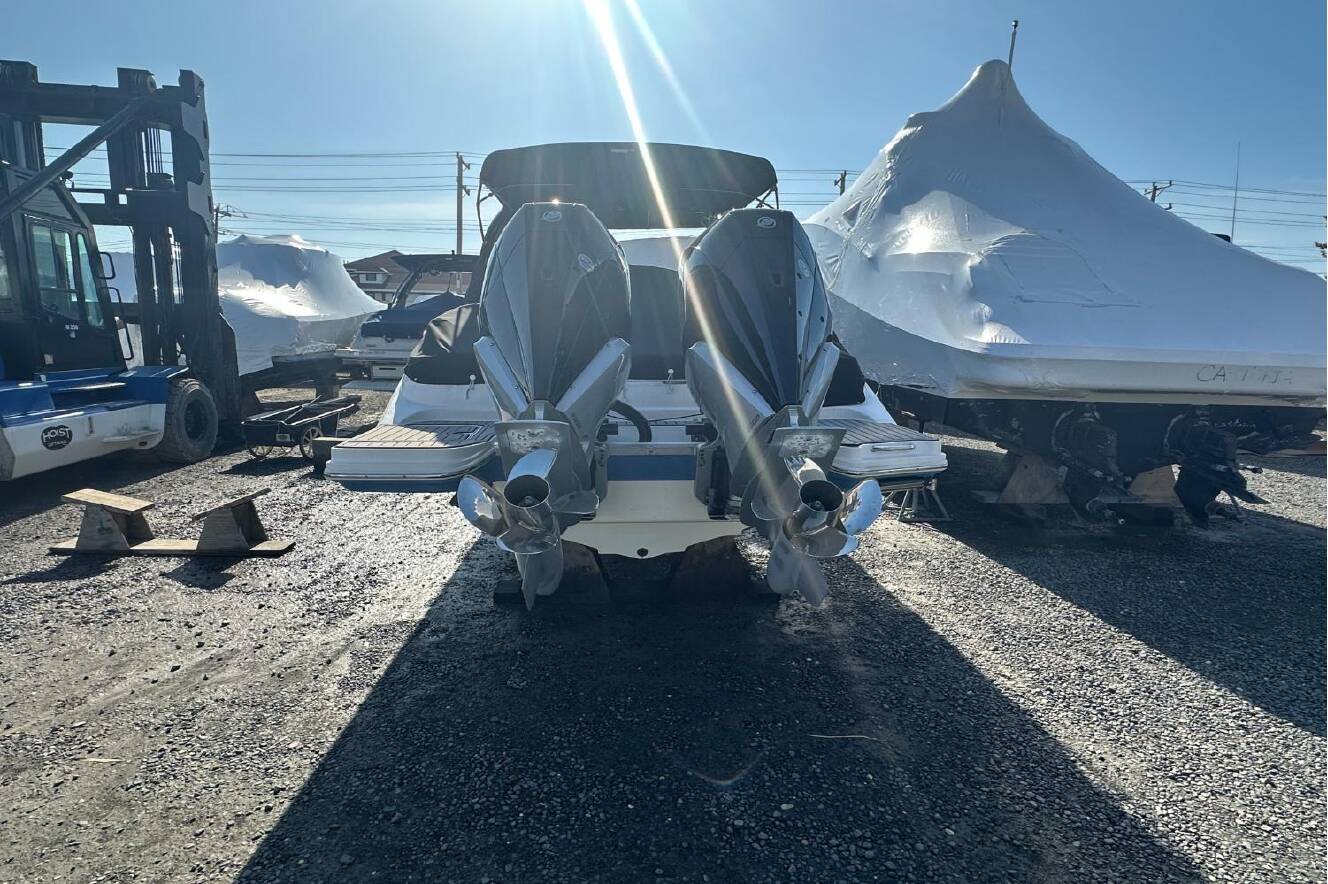 A photo of this 2023 Sea Ray SDX 290 Outboard