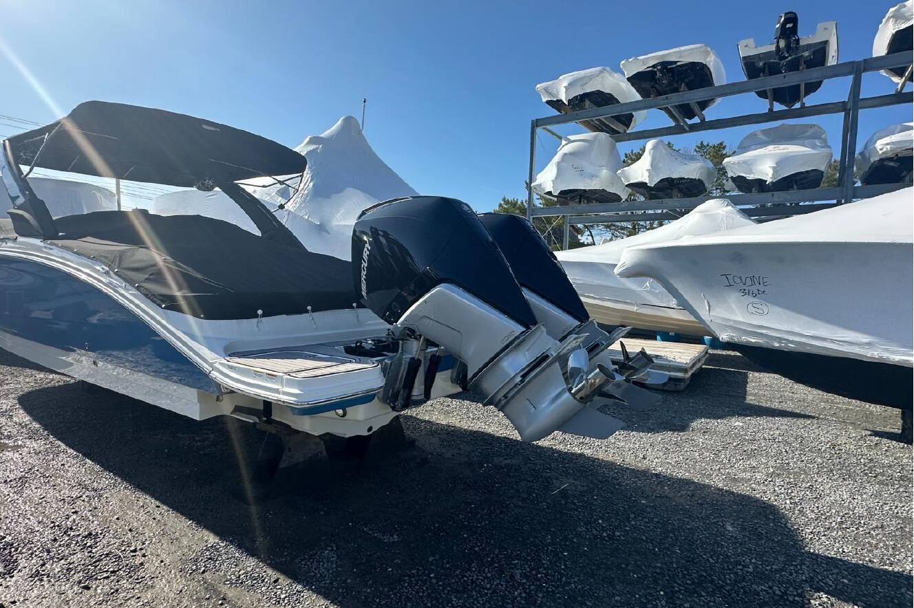 A photo of this 2023 Sea Ray SDX 290 Outboard