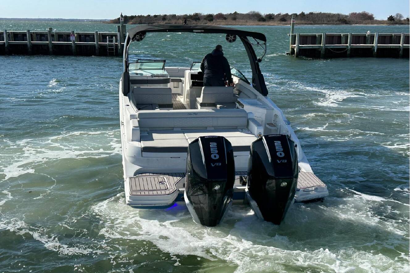 A photo of this 2023 Sea Ray SDX 290 Outboard
