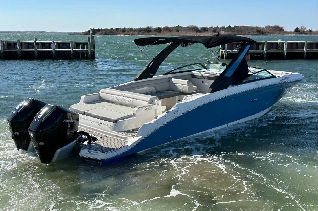 A photo of this 2023 Sea Ray SDX 290 Outboard