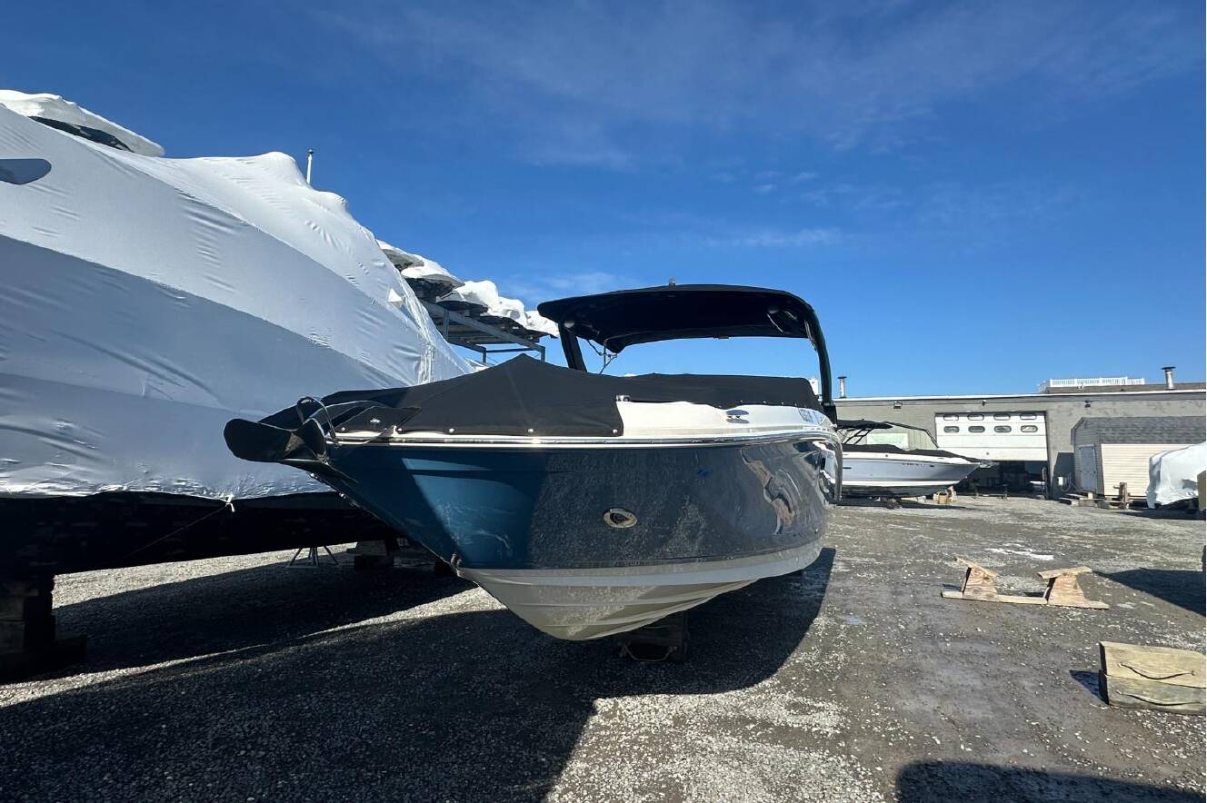 A photo of this 2023 Sea Ray SDX 290 Outboard