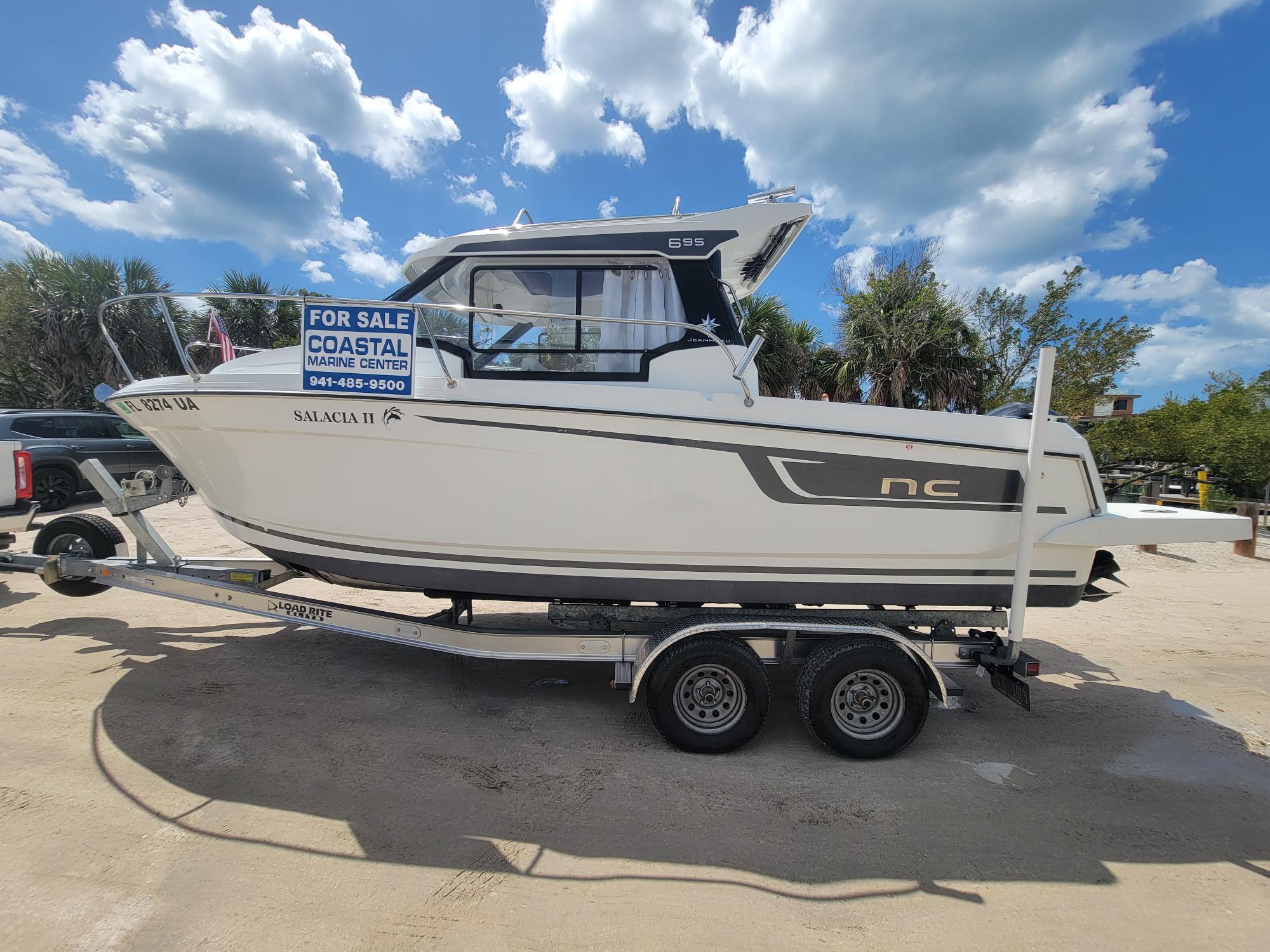 2022 Jeanneau NC695 Pilothouse Boat boat
