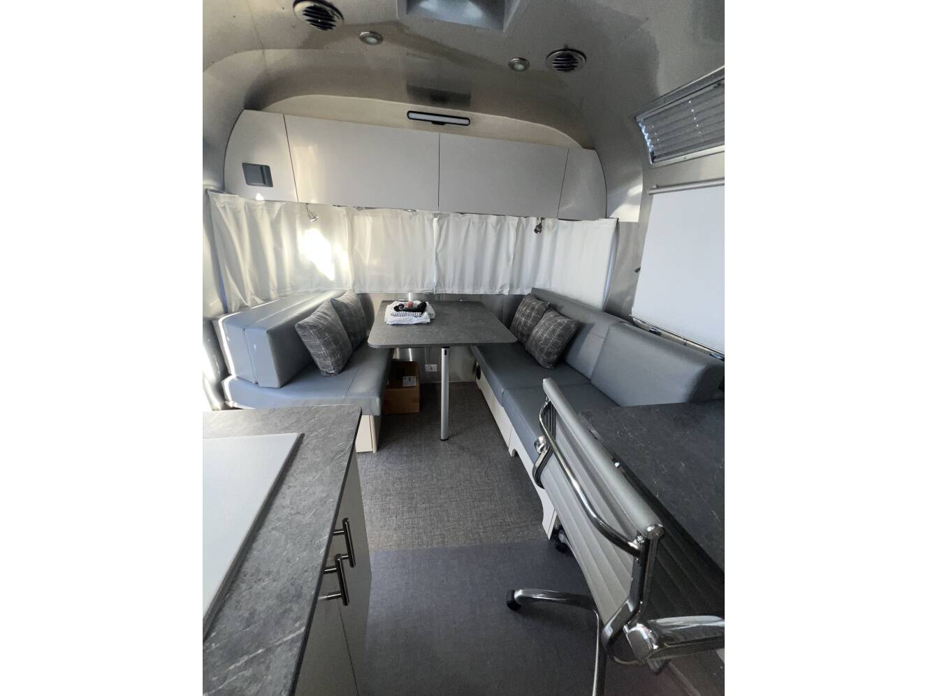 A photo of this 2023 Airstream FLYING CLOUD 25FB TWIN