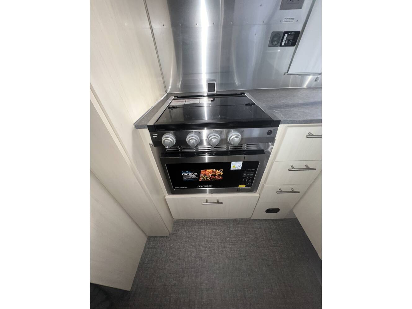 A photo of this 2023 Airstream FLYING CLOUD 25FB TWIN