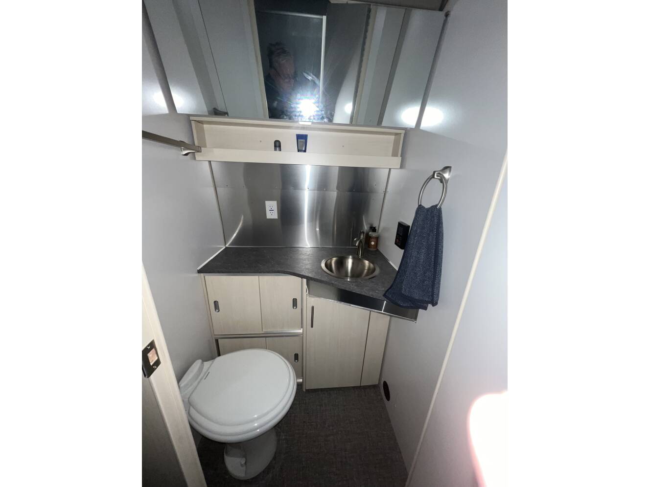 A photo of this 2023 Airstream FLYING CLOUD 25FB TWIN