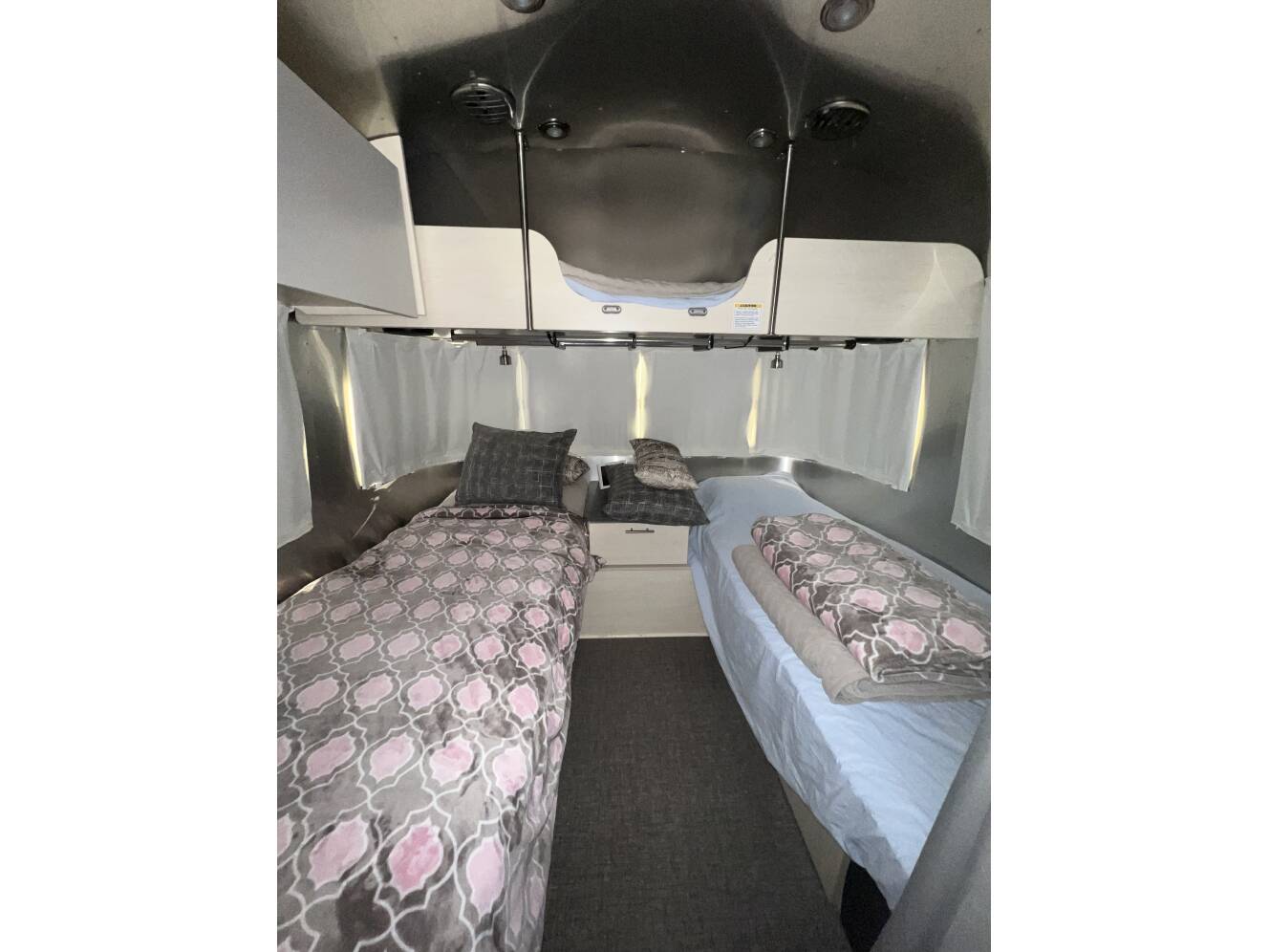 A photo of this 2023 Airstream FLYING CLOUD 25FB TWIN