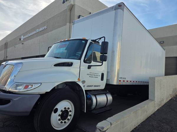 2019 INTERNATIONAL 4300 in Phoenix, AZ