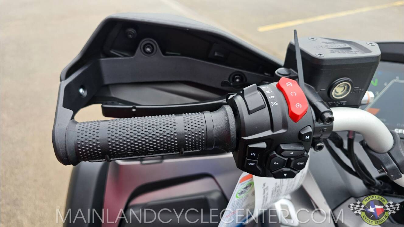 A photo of this 2026 CFMOTO CForce 1000 Touring