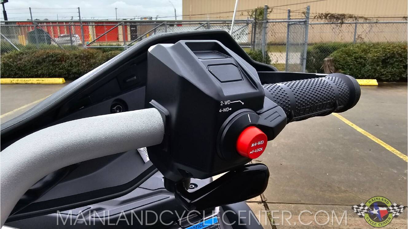 A photo of this 2026 CFMOTO CForce 1000 Touring
