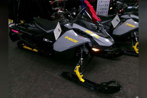 2026 Ski-Doo MXZ Adrenaline 129 600R E-TEC ES Ripsaw 1.25 in zulu IN