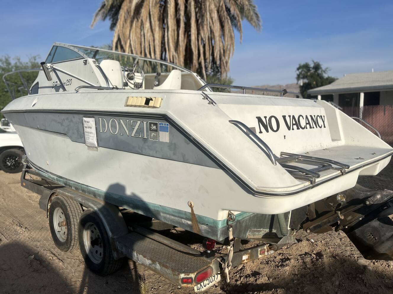 A photo of this 1989 Donzi 25