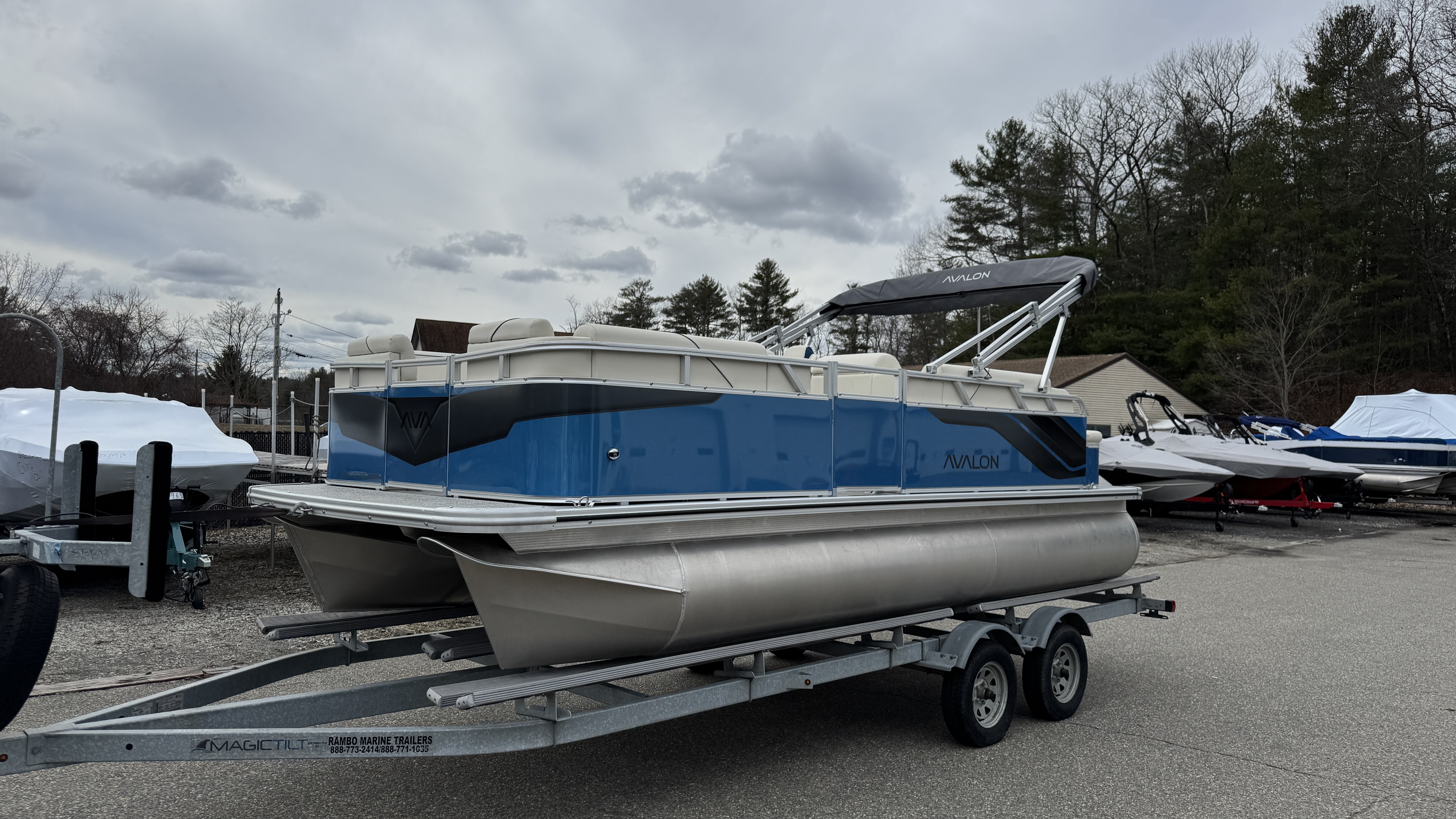 2026 Avalon Venture Cruise 23 FT in middleton MA