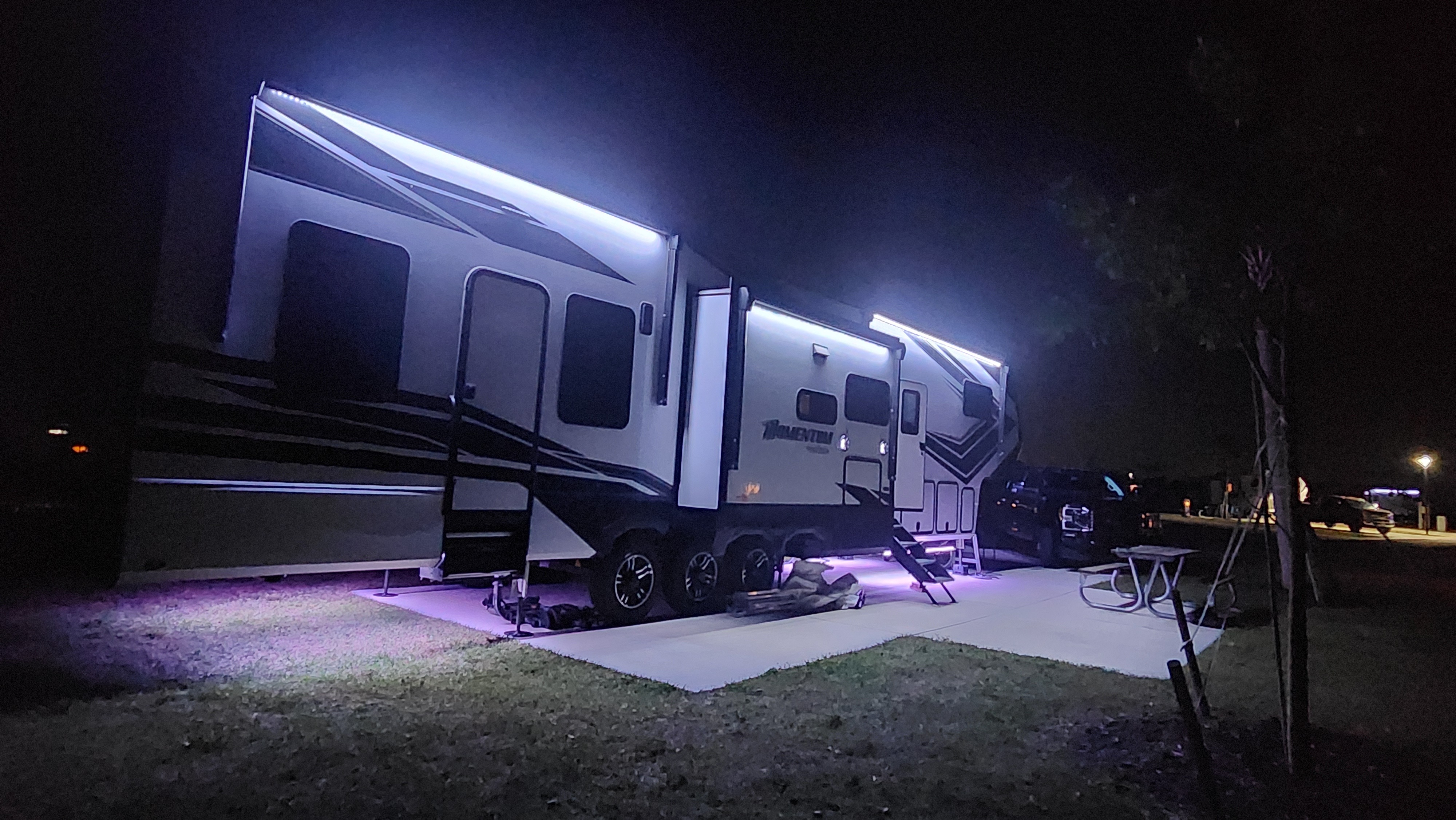 2023 Grand Design MOMENTUM 410TH RV