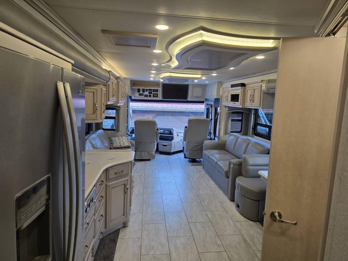A photo of this 2020 Newmar KOUNTRY STAR 4002