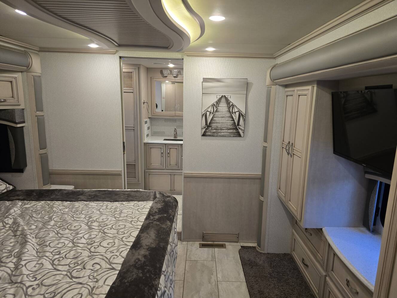 A photo of this 2020 Newmar KOUNTRY STAR 4002