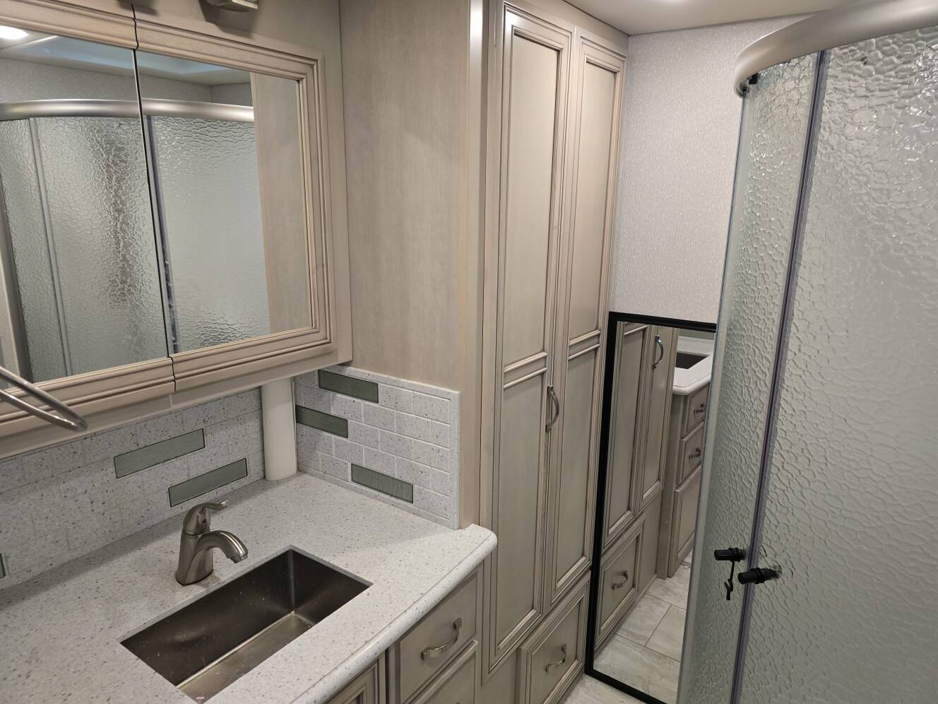 A photo of this 2020 Newmar KOUNTRY STAR 4002