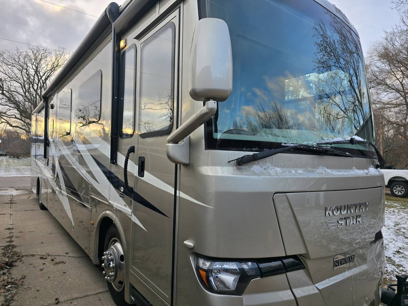 A photo of this 2020 Newmar KOUNTRY STAR 4002
