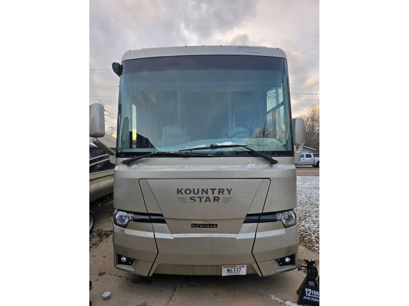 A photo of this 2020 Newmar KOUNTRY STAR 4002