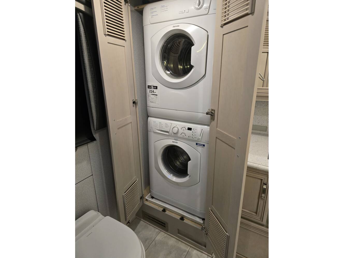 A photo of this 2020 Newmar KOUNTRY STAR 4002
