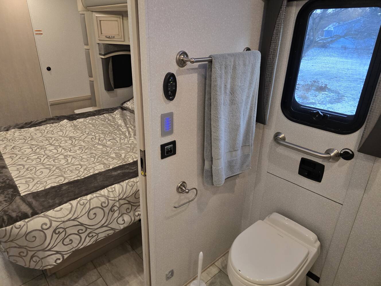 A photo of this 2020 Newmar KOUNTRY STAR 4002