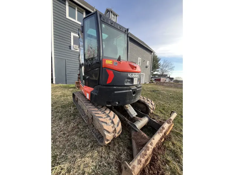 2022 KUBOTA U55-5