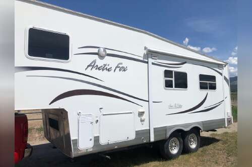 2008 Northwood Mfg ARCTIC SILVER FOX EDITION 27-5L in hamilton MT