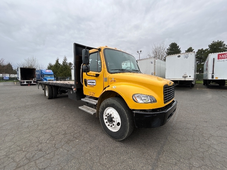 2022 FREIGHTLINER BUSINESS CLASS M2 106 in Clackamas, OR