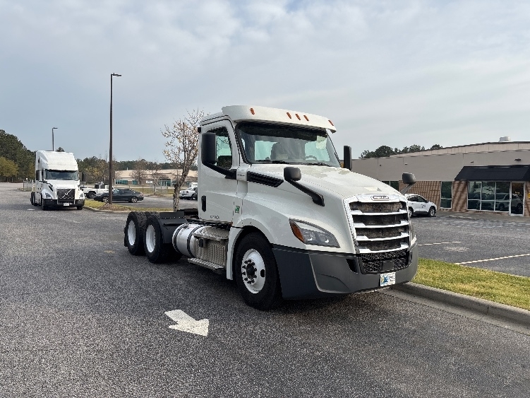 2020 FREIGHTLINER CASCADIA 126 in West Columbia, SC
