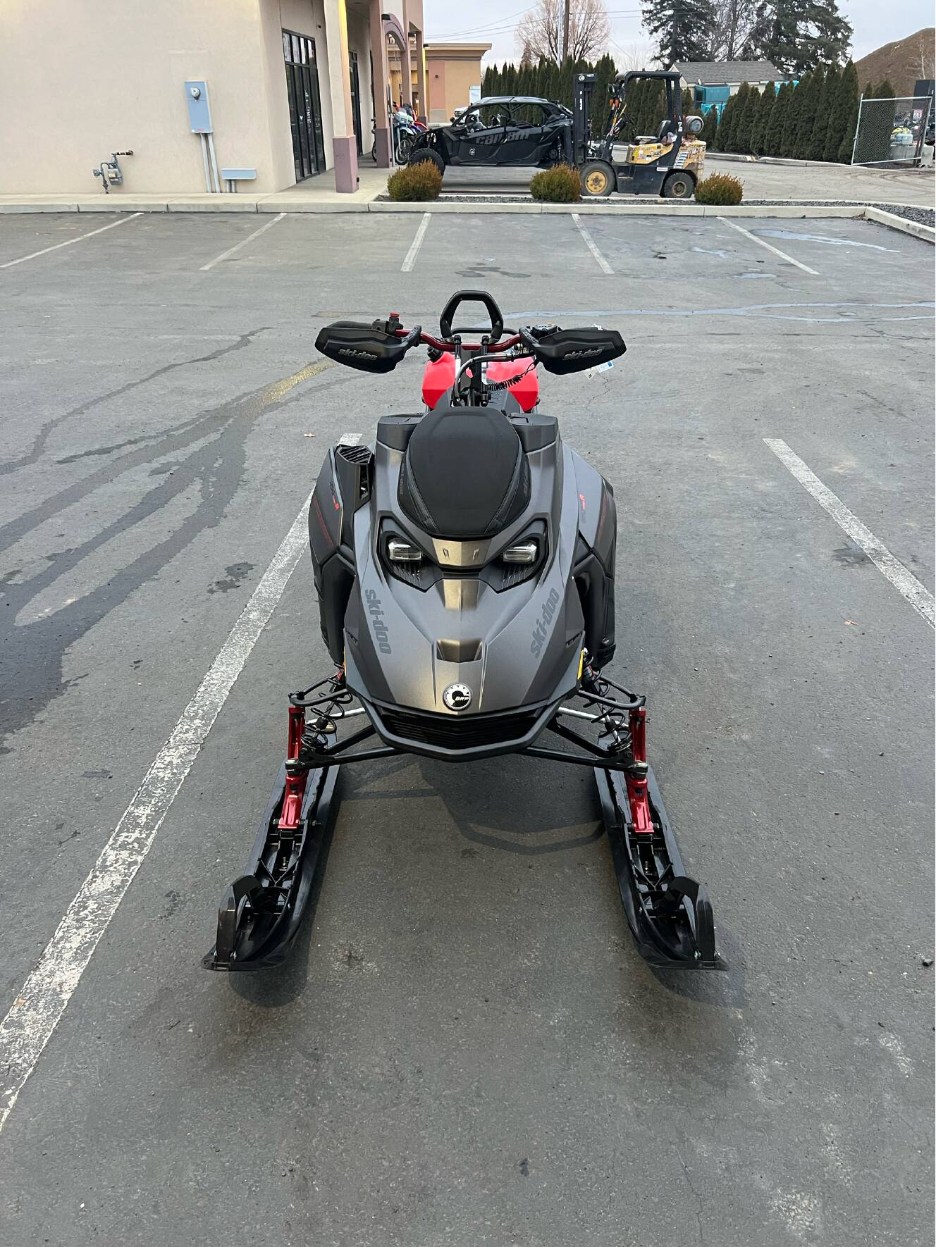 A photo of this 2025 Ski-Doo Special Edition - Summit Adrenaline w/ Edge Package 16