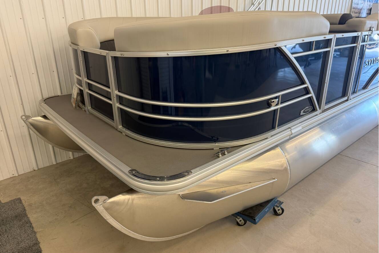 A photo of this 2026 Sylvan Mirage 820 Cruise