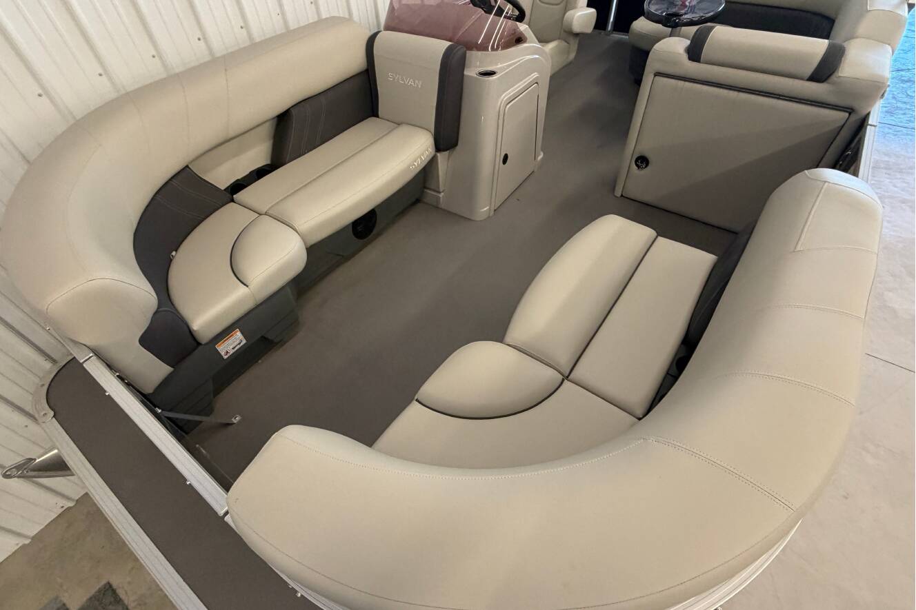A photo of this 2026 Sylvan Mirage 820 Cruise