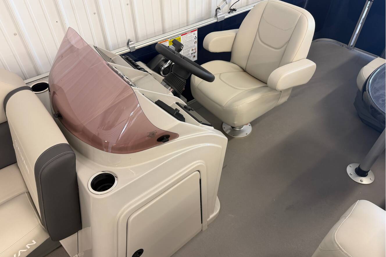 A photo of this 2026 Sylvan Mirage 820 Cruise