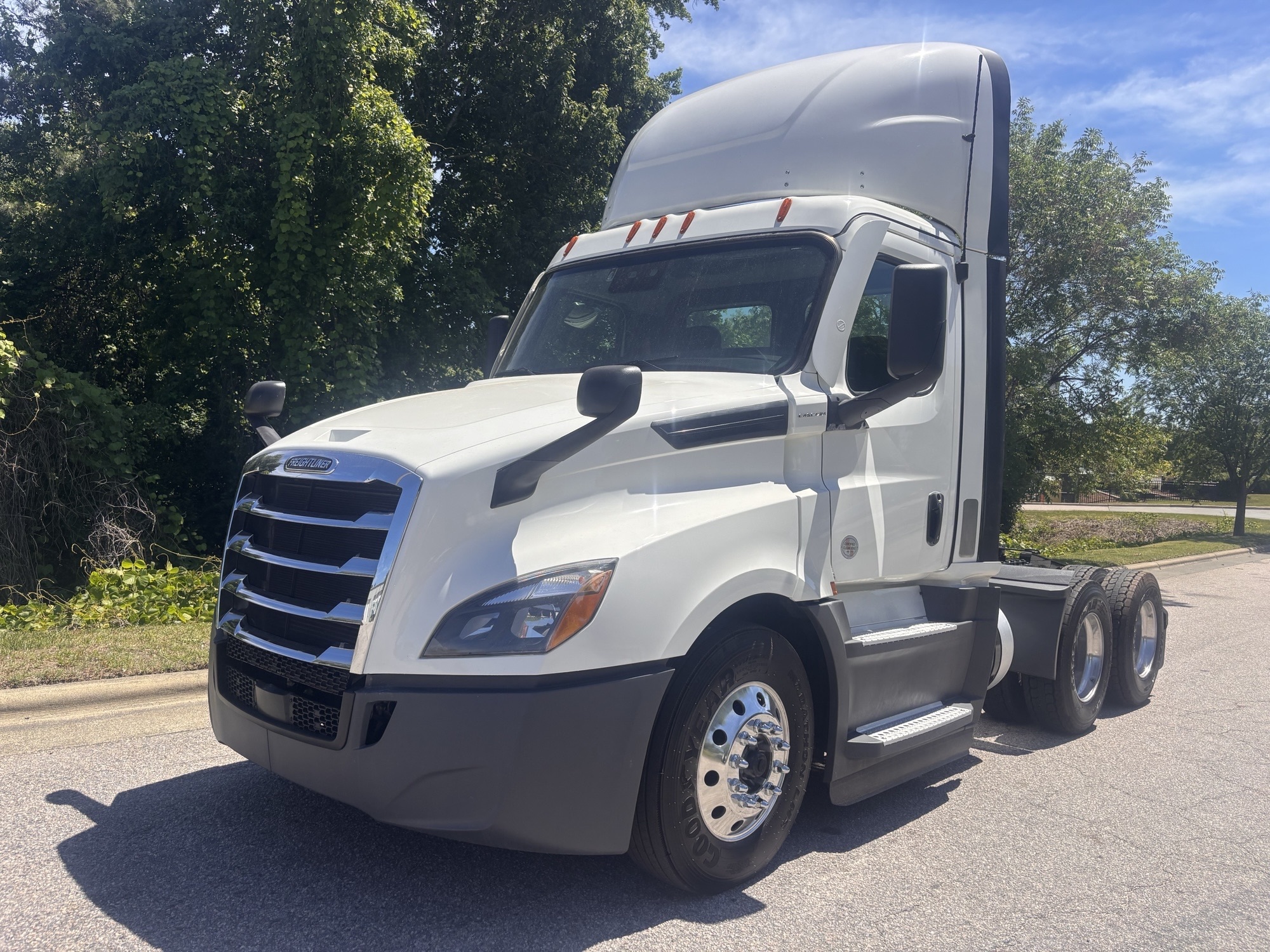 2021 FREIGHTLINER CASCADIA 126 in Dunn, NC