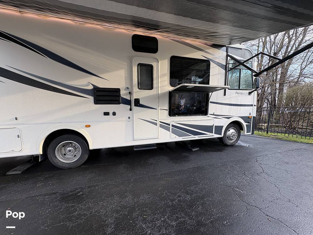 2020 Coachmen Pursuit 31BH in holland OH